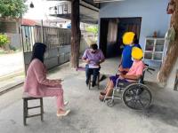 เจ้าหน้าที่งานสังคมสงเคราะห์ลงพื้นที่สำรวจเเคสผู้ประสบปัญหาทางสังคม ชุมชนสันต้นปิน