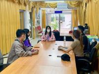 เจ้าหน้าที่ศูนย์คุ้มครองคนไร้ที่พึ่งจังหวัดตาก เข้าพบประชุมร่วมกับงานสังคมสงเคราะห์ เพื่อหารือแนวทางการจัดประชุมแนวทางดำเนินงานคุ้มครองคนขอทาน