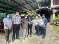 ร่วมมอบทุนทรัพย์เพื่อช่วยเหลือครัวเรือนผู้ประสบปัญหาอัคคีภัย ชุมชนสองแคว 1