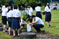 โรงเรียนเทศบาลเฉลิมพระเกียรติฯ ร่วมปลูกต้นไม้ เนื่องในวโรกาสวันเฉลิมพระชนมพรรษาสมเด็จพระนางเจ้าสิริกิติ์พระบรมราชินีนาถ พระบรมราชชนนีพันปีหลวง