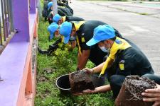 โรงเรียนเทศบาลเฉลิมพระเกียรติฯ ร่วมปลูกต้นไม้ เนื่องในวโรกาสวันเฉลิมพระชนมพรรษาสมเด็จพระนางเจ้าสิริกิติ์พระบรมราชินีนาถ พระบรมราชชนนีพันปีหลวง