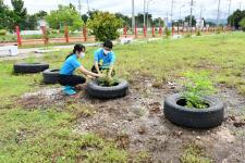 โรงเรียนเทศบาลเฉลิมพระเกียรติฯ ร่วมปลูกต้นไม้ เนื่องในวโรกาสวันเฉลิมพระชนมพรรษาสมเด็จพระนางเจ้าสิริกิติ์พระบรมราชินีนาถ พระบรมราชชนนีพันปีหลวง