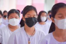 โรงเรียนเทศบาลวัดดอนแก้ว ร่วมกับชมรมพุทธศาสตร์สากล จัดกิจกรรมรณรงค์ต้านสิ่งเสพติดและการใช้กัญชาในสถานศึกษา