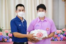 แม่สอดมูลนิธิสามัคคีการกุศล ร่วมกับสถานศึกษาโรงเรียนเทศบาลเฉลิมพระเกียรติฯ มอบถุงยังชีพ ฯ