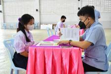 โรงเรียนเทศบาลเฉลิมพระเกียรติสมเด็จพระเทพรัตนราชสุดา ฯ สยามบรมราชกุมารี สังกัดกองการศึกษา เทศบาลนครแม่สอด ตรวจสุขภาพประจำปีให้กับนักเรียน ระดับชั้นมัธยมศึกษาปีที่ 4 ประจำปีการศึกษา 2565