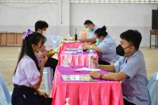 โรงเรียนเทศบาลเฉลิมพระเกียรติสมเด็จพระเทพรัตนราชสุดา ฯ สยามบรมราชกุมารี สังกัดกองการศึกษา เทศบาลนครแม่สอด ตรวจสุขภาพประจำปีให้กับนักเรียน ระดับชั้นมัธยมศึกษาปีที่ 4 ประจำปีการศึกษา 2565