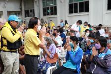 มอบเครื่องอุปโภค บริโภค ให้แก่ผู้มีรายได้น้อย และผู้ประสบปัญหาทางสังคมต่างๆ จำนวน 250 ชุด