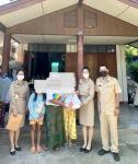 งานสังคมสงเคราะห์ลงพื้นที่มอบเครื่องอุปโภค-บริโภค แก่ครัวเรือนผู้ประสบปัญหาด้านการครองชีพ