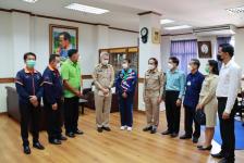 ผู้ว่าราชการจังหวัดตากมอบทุนการศึกษา และให้กำลังใจนักกรีฑาตัวแทนจังหวัดตาก ทีมชาติไทย ที่ได้รับเหรียญรางวัล อันดับ 2 จากการแข่งขันวิ่งผลัดเมดเลย์ Asian Youth athletics championships 2022 ณ ประเทศคูเวต