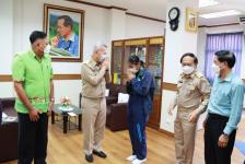 ผู้ว่าราชการจังหวัดตากมอบทุนการศึกษา และให้กำลังใจนักกรีฑาตัวแทนจังหวัดตาก ทีมชาติไทย ที่ได้รับเหรียญรางวัล อันดับ 2 จากการแข่งขันวิ่งผลัดเมดเลย์ Asian Youth athletics championships 2022 ณ ประเทศคูเวต