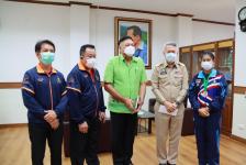 ผู้ว่าราชการจังหวัดตากมอบทุนการศึกษา และให้กำลังใจนักกรีฑาตัวแทนจังหวัดตาก ทีมชาติไทย ที่ได้รับเหรียญรางวัล อันดับ 2 จากการแข่งขันวิ่งผลัดเมดเลย์ Asian Youth athletics championships 2022 ณ ประเทศคูเวต