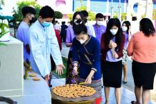 โรงเรียนเทศบาลเฉลิมพระเกียรติฯ จัดกิจกรรมสืบสานประเพณีวันลอยกระทง ประจำปี 2565