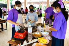 โรงเรียนเทศบาลเฉลิมพระเกียรติฯ จัดกิจกรรมสืบสานประเพณีวันลอยกระทง ประจำปี 2565