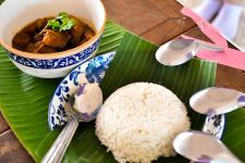 โรงเรียนเทศบาลเฉลิมพระเกียรติฯ จัดกิจกรรมสืบสานประเพณีวันลอยกระทง ประจำปี 2565