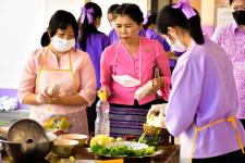 โรงเรียนเทศบาลเฉลิมพระเกียรติฯ จัดกิจกรรมสืบสานประเพณีวันลอยกระทง ประจำปี 2565