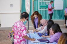 กองการศึกษาเทศบาลนครแม่สอด จัดงานสืบสานประเพณีลอยกระทง ประจำปีงบประมาณ 2565