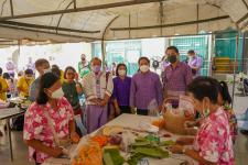 กองการศึกษาเทศบาลนครแม่สอด จัดงานสืบสานประเพณีลอยกระทง ประจำปีงบประมาณ 2565