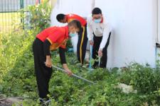 นายกเทศมนตรีนครแม่สอดพร้อมคณะผู้บริหารลงพื้นที่ตรวจความเรียบร้อยในการปรับปรุงสนามกีฬาให้พร้อมใช้งาน