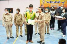 นายกเทศมนตรีนครแม่สอด มอบรางวัลแก่นักเรียนโรงเรียนเทศบาลวัดมณีไพรสณฑ์