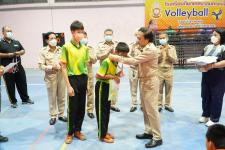 นายกเทศมนตรีนครแม่สอด มอบรางวัลแก่นักเรียนโรงเรียนเทศบาลวัดมณีไพรสณฑ์