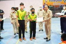 นายกเทศมนตรีนครแม่สอด มอบรางวัลแก่นักเรียนโรงเรียนเทศบาลวัดมณีไพรสณฑ์