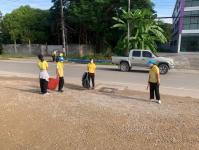 เจ้าหน้าที่กองสวัสดิการสังคมเข้าร่วมเข้าร่วมกิจกรรมจิตอาสาปรับปรุงภูมิทัศน์