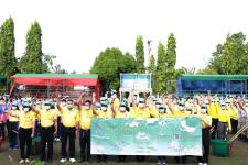 เจ้าหน้าที่กองสวัสดิการสังคมเข้าร่วมเข้าร่วมกิจกรรมจิตอาสาปรับปรุงภูมิทัศน์