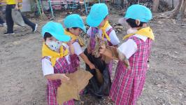 ศูนย์พัฒนาเด็กเล็กโรงเรียนเทศบาลวัดดอนแก้ว จัดกิจกรรมหนูน้อยจิตอาสา เนื่องจากวันดินโลก ประจำปี 2565