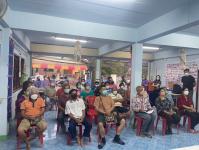 วัน ศุกร์ ที่ 9 ธันวาคม 2565 กองสวัสดิการสังคม เจ้าหน้าที่ฝ่ายพัฒนาชุมชน และเจ้าหน้าที่ กองยุทธศาสตร์ ลงพื้นที่ จัดทำแผนชุมชน เพื่อสอบถามความเดือดร้อน ความต้องการของประชาชนในชุมชน ณ ชุมชนร่วมแรง