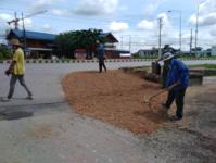 กองช่างปรับปรุงทางเท้าปากทางเข้าซอยร่วมใจ