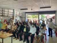 วัน จันทร์ ที่ 19 ธันวาคม 2565 กองสวัสดิการสังคม เจ้าหน้าที่ฝ่ายพัฒนาชุมชน และเจ้าหน้าที่ กองยุทธศาสตร์ ลงพื้นที่ จัดทำแผนชุมชน เพื่อสอบถามความเดือดร้อน ความต้องการของประชาชนในชุมชน ณ ชุมชนบ้านเหนือสามัคคี