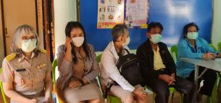 วัน จันทร์ ที่ 19 ธันวาคม 2565 กองสวัสดิการสังคม เจ้าหน้าที่ฝ่ายพัฒนาชุมชน และเจ้าหน้าที่ กองยุทธศาสตร์ ลงพื้นที่ จัดทำแผนชุมชน เพื่อสอบถามความเดือดร้อน ความต้องการของประชาชนในชุมชน ณ ชุมชนอินทรคีรี 1