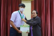 โรงเรียนกีฬาเทศบาลนครแม่สอดเข้ารับรางวัลและรับโอวาทจากนายเทศมนตรีนครแม่สอด ในการแข่งขันกีฬาเยาวชนแห่งชาติ ภาค 5 ครั้งที่ 38 “พิจิตรเกมส์”