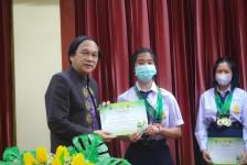 โรงเรียนกีฬาเทศบาลนครแม่สอดเข้ารับรางวัลและรับโอวาทจากนายเทศมนตรีนครแม่สอด ในการแข่งขันกีฬาเยาวชนแห่งชาติ ภาค 5 ครั้งที่ 38 “พิจิตรเกมส์”