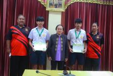 โรงเรียนกีฬาเทศบาลนครแม่สอดเข้ารับรางวัลและรับโอวาทจากนายเทศมนตรีนครแม่สอด ในการแข่งขันกีฬาเยาวชนแห่งชาติ ภาค 5 ครั้งที่ 38 “พิจิตรเกมส์”