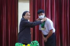 โรงเรียนกีฬาเทศบาลนครแม่สอดเข้ารับรางวัลและรับโอวาทจากนายเทศมนตรีนครแม่สอด ในการแข่งขันกีฬาเยาวชนแห่งชาติ ภาค 5 ครั้งที่ 38 “พิจิตรเกมส์”