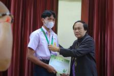 โรงเรียนกีฬาเทศบาลนครแม่สอดเข้ารับรางวัลและรับโอวาทจากนายเทศมนตรีนครแม่สอด ในการแข่งขันกีฬาเยาวชนแห่งชาติ ภาค 5 ครั้งที่ 38 “พิจิตรเกมส์”