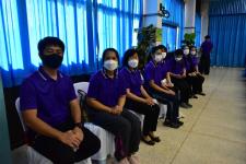 พิธีมอบทุนการศึกษา ค่าปัจจัยพื้นฐานสำหรับนักเรียนยากจนโรงเรียนเทศบาลวัดชุมพลคีรี