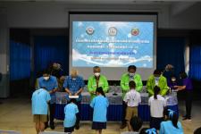 พิธีมอบทุนการศึกษา ค่าปัจจัยพื้นฐานสำหรับนักเรียนยากจนโรงเรียนเทศบาลวัดชุมพลคีรี