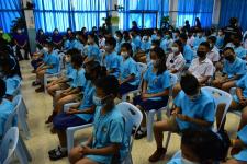 พิธีมอบทุนการศึกษา ค่าปัจจัยพื้นฐานสำหรับนักเรียนยากจนโรงเรียนเทศบาลวัดชุมพลคีรี