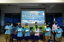 พิธีมอบทุนการศึกษา ค่าปัจจัยพื้นฐานสำหรับนักเรียนยากจนโรงเรียนเทศบาลวัดชุมพลคีรี