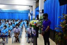 พิธีมอบทุนการศึกษา ค่าปัจจัยพื้นฐานสำหรับนักเรียนยากจนโรงเรียนเทศบาลวัดชุมพลคีรี