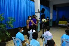 พิธีมอบทุนการศึกษา ค่าปัจจัยพื้นฐานสำหรับนักเรียนยากจนโรงเรียนเทศบาลวัดชุมพลคีรี