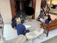 ลงพื้นที่สอบข้อเท็จจริง เยี่ยมญาติเด็กหญิงที่ประสบปัญหาทางสังคม เพื่อวางแผนฟื้นฟู สภาพร่างกาย และจิตใจ และหาแนวทางในการช่วยเหลือ ต่อไป