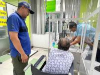 งานสังคมสงเคราะห์ โดยศูนย์บริการคนพิการทั่วไปเทศบาลนครแม่สอด ให้บริการกายอุปกรณ์แก่คนพิการเพื่ออำนวยความสะดวกในการติดต่อราชการ ณ เทศบาลนครแม่สอด