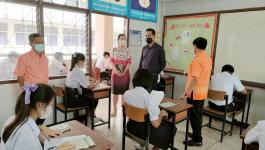 คณะผู้บริหารเทศบาลนครแม่สอด ตรวจเยี่ยมสนามสอบปลายภาคเรียน ประจำปีการศึกษา 2565 นักเรียนในโรงเรียนในสังกัดเทศบาลนครแม่สอด