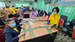 ชมรมผู้สูงอายุเทศบาลนครแม่สอด จัดกิจกรรมโครงการผู้สูงวัยนครแม่สอดร่วมสืบสานจากจักสาน (ใบมะพร้าว) ประจำปี 2566
