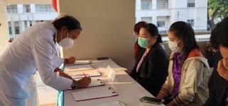 กองการเจ้าหน้าที่ เข้าร่วมพิธีวางพวงมาลาในวันสมเด็จพระนเรศวรมหาราช