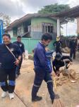 ดับเพลิงนครแม่สอด ออกตัดต้นไม้(มะพร้าว) บริเวณบ้านประชาชน ชุมชนประชารักษ์