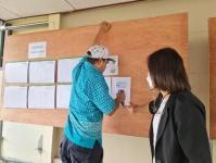 งานพัฒนาชุมชน และงานสังคมสงเคราะห์ ได้ดำเนินการติดประกาศรายชื่อผู้มีสิทธิ์เลือก คณะกรรมการชุมชน ชุมชนอิสลาม และชุมชนแม่สอดวิลล่า